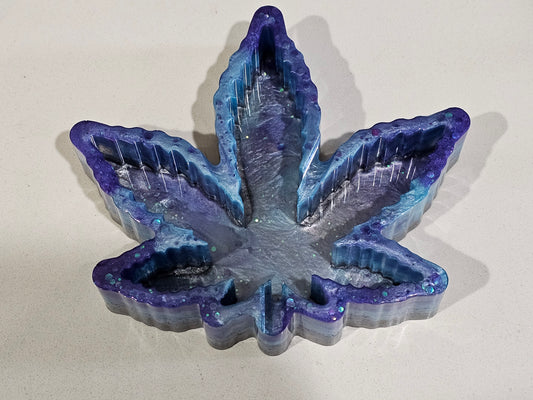 Leaf Ashtray -Blue/Purple